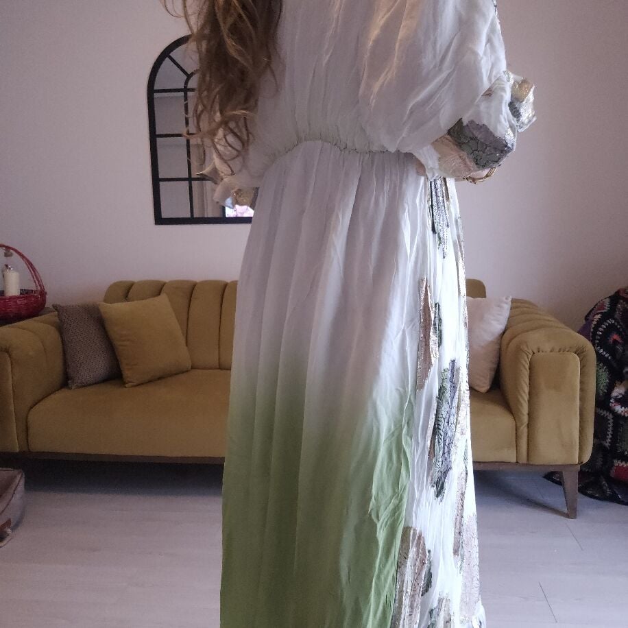 İthal Şifon Beyaz Yeşil Elbise