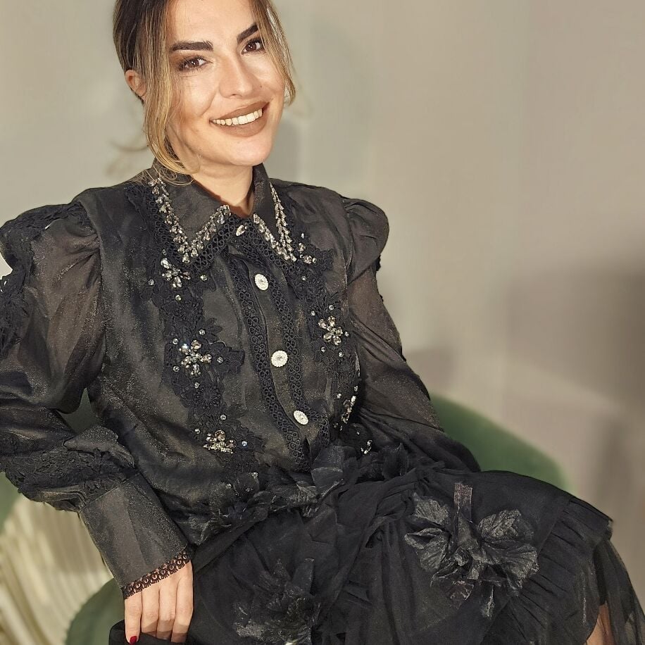 Siyah Güpür Gömlek