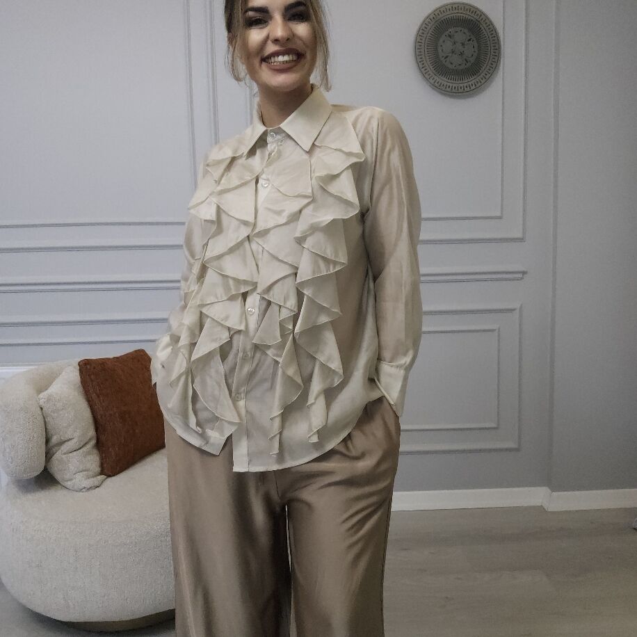 İtalyan Fırfırlı Gömlek Bej
